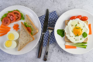 healthy breakfast of sunny side up and vegetables